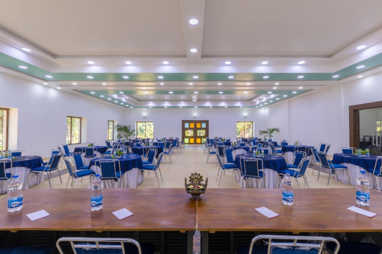 فندق Sterling Padam Pench Khawāsa المظهر الخارجي الصورة